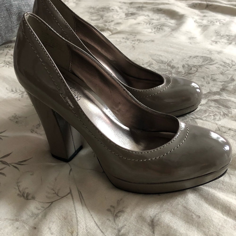 Kenneth Cole Reaction Taupe Platform Heels